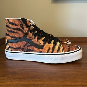 Vans high tops, size women 7.5/ men 6, GREAT CONDITION